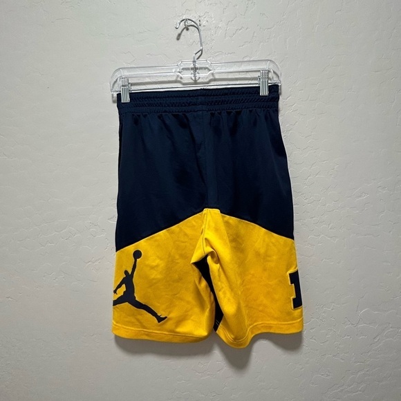 Nike jumpman university of Michigan shorts - Picture 4 of 5